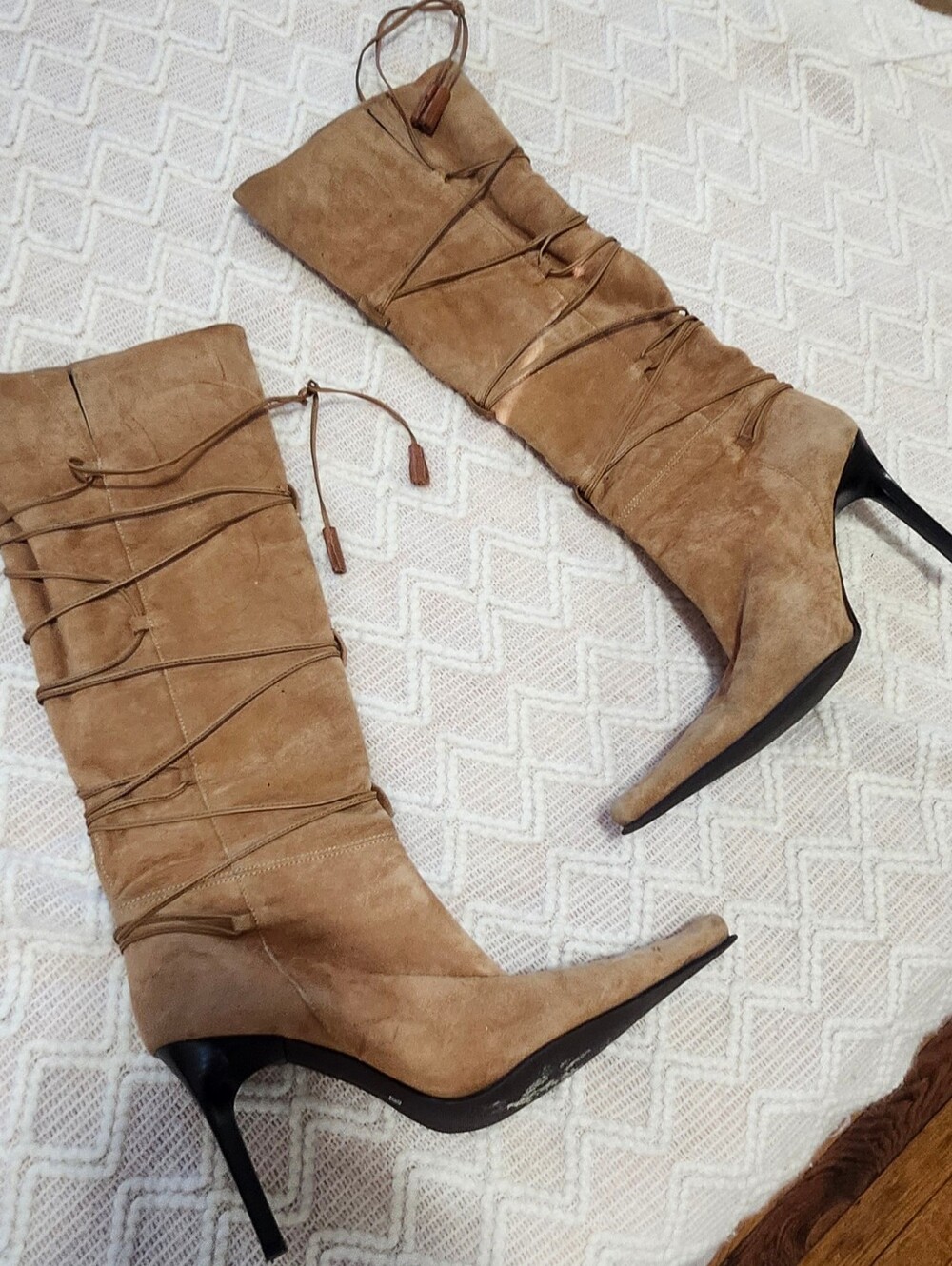 XKX Women's European Suede Knee-High Lace-Up Stiletto Boots - Tan... Never Worn!